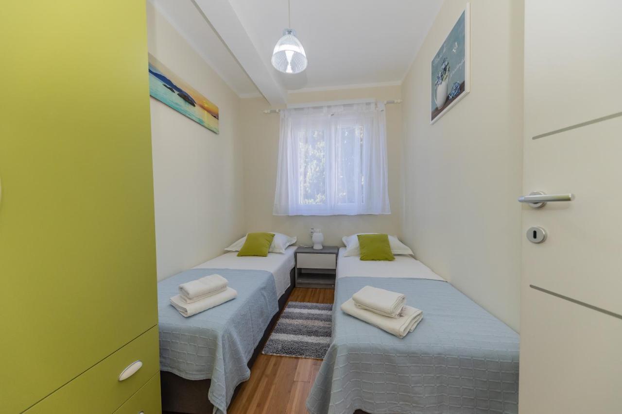 Maryann Apartment