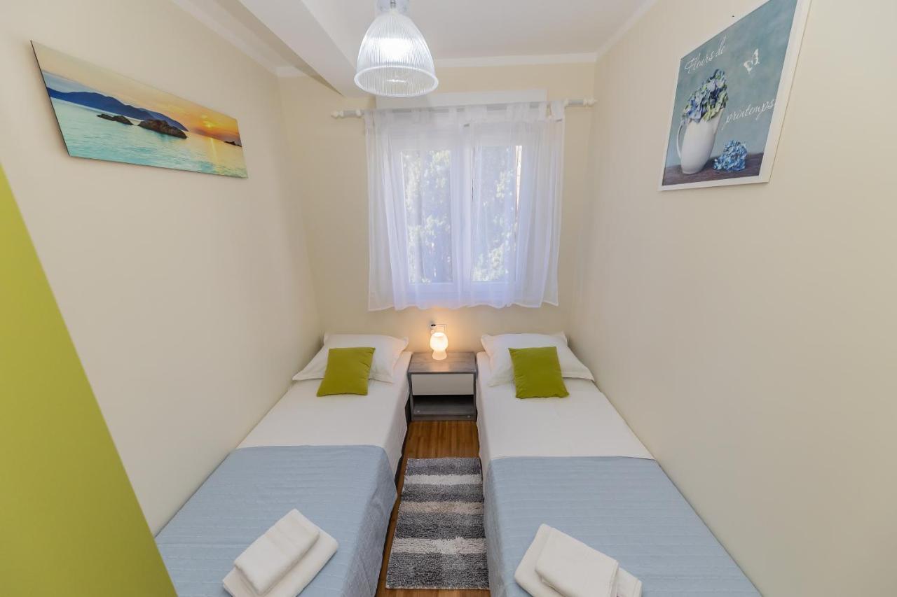 Maryann Apartment